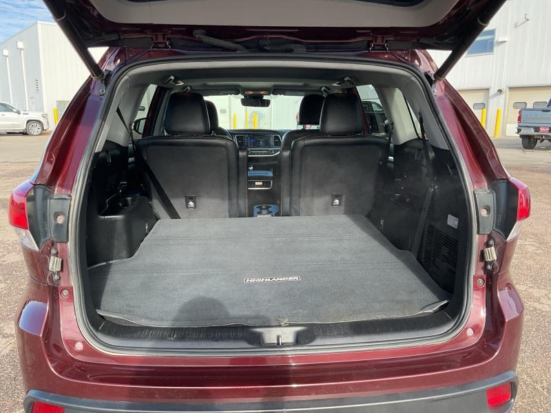 used 2019 Toyota Highlander car, priced at $26,944