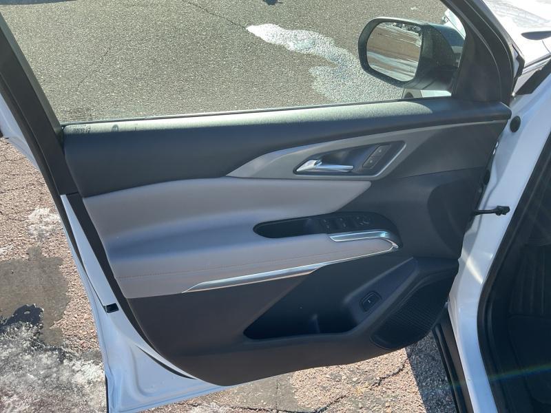 used 2025 Chevrolet Traverse car, priced at $36,911