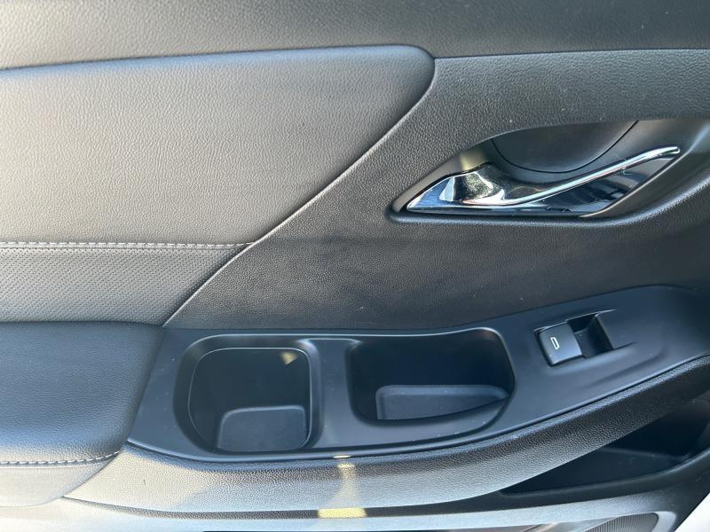 used 2023 Chevrolet Traverse car, priced at $37,944