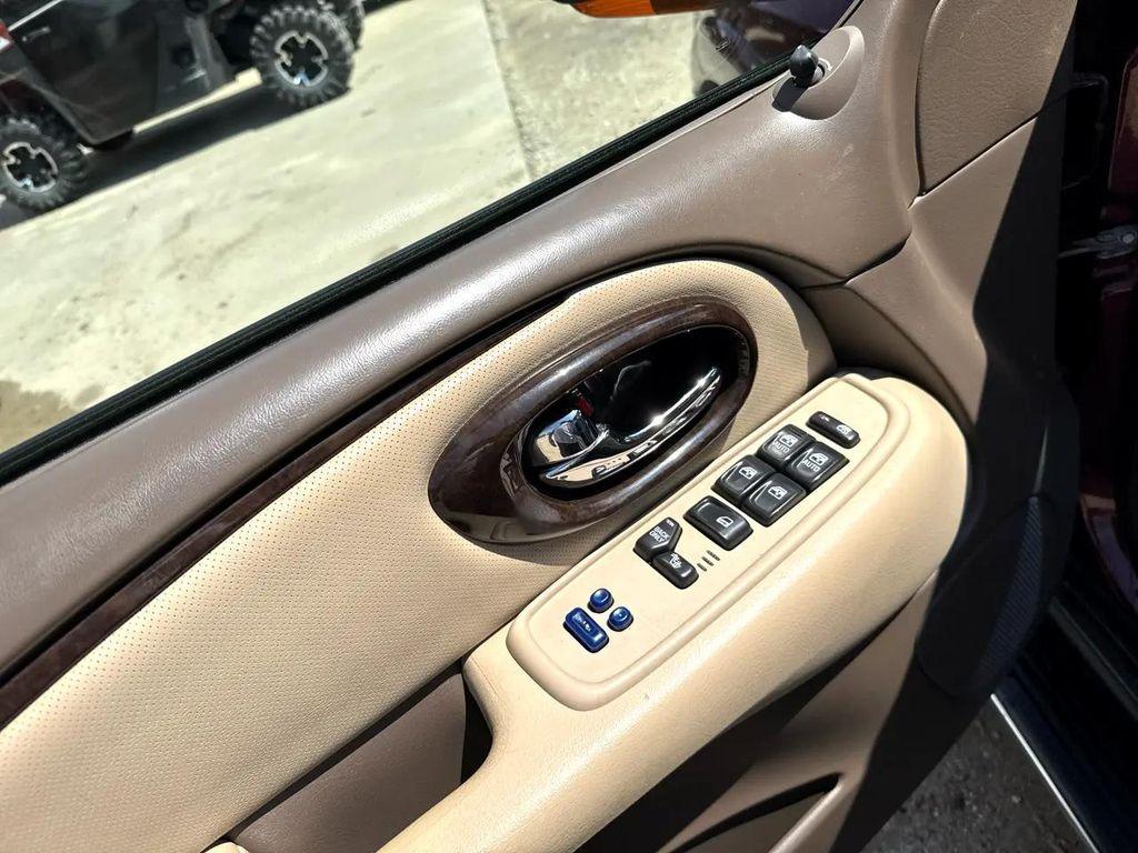 2005 Burgundy Buick Rainier