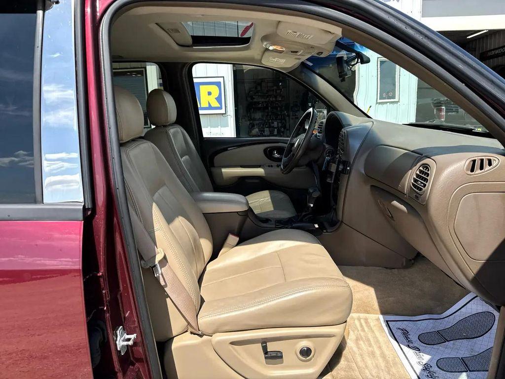 2005 Burgundy Buick Rainier