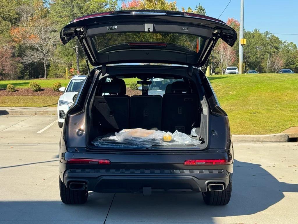 new 2026 Audi Q7 car, priced at $78,140