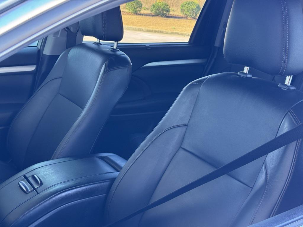 used 2019 Toyota Highlander car, priced at $22,998