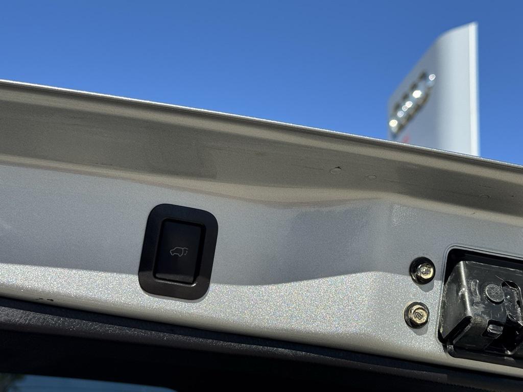 used 2019 Toyota Highlander car, priced at $22,998