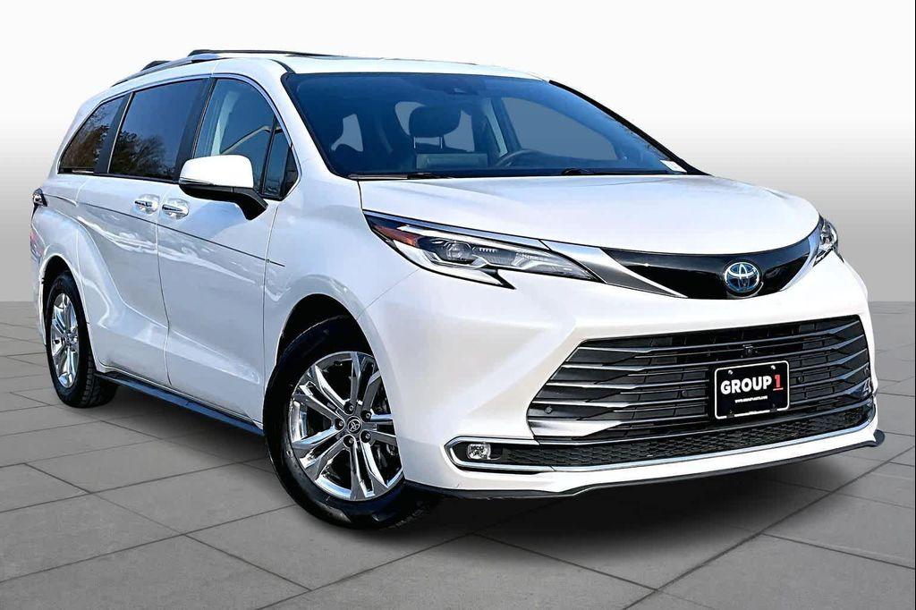 used 2022 Toyota Sienna car, priced at $39,000