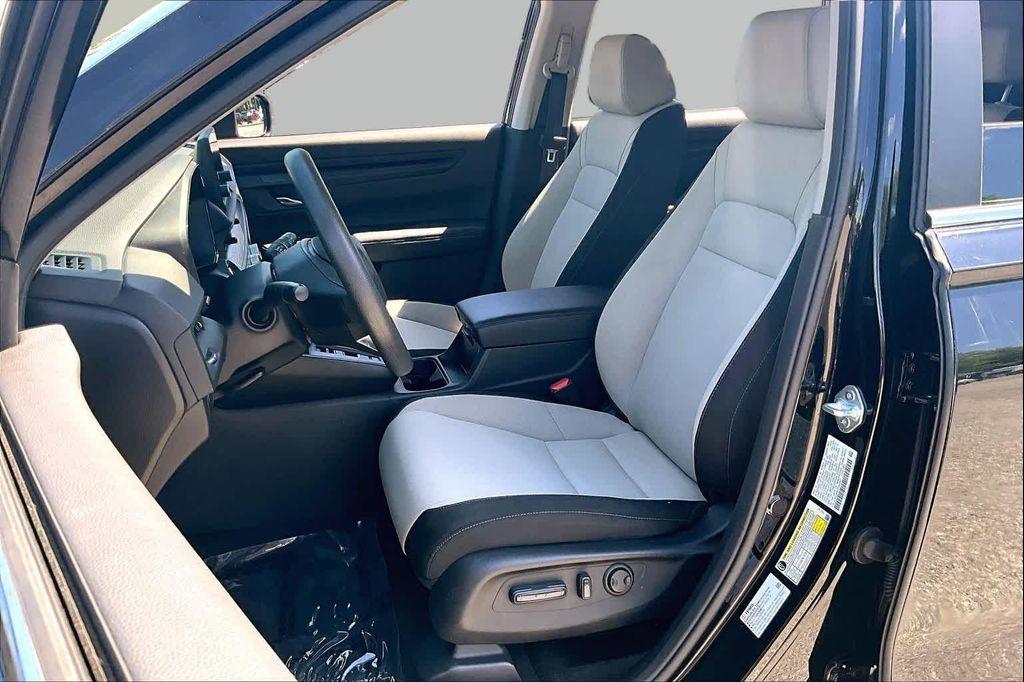 used 2023 Honda CR-V car, priced at $28,049