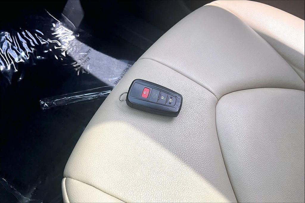 used 2021 Toyota Highlander car, priced at $29,299