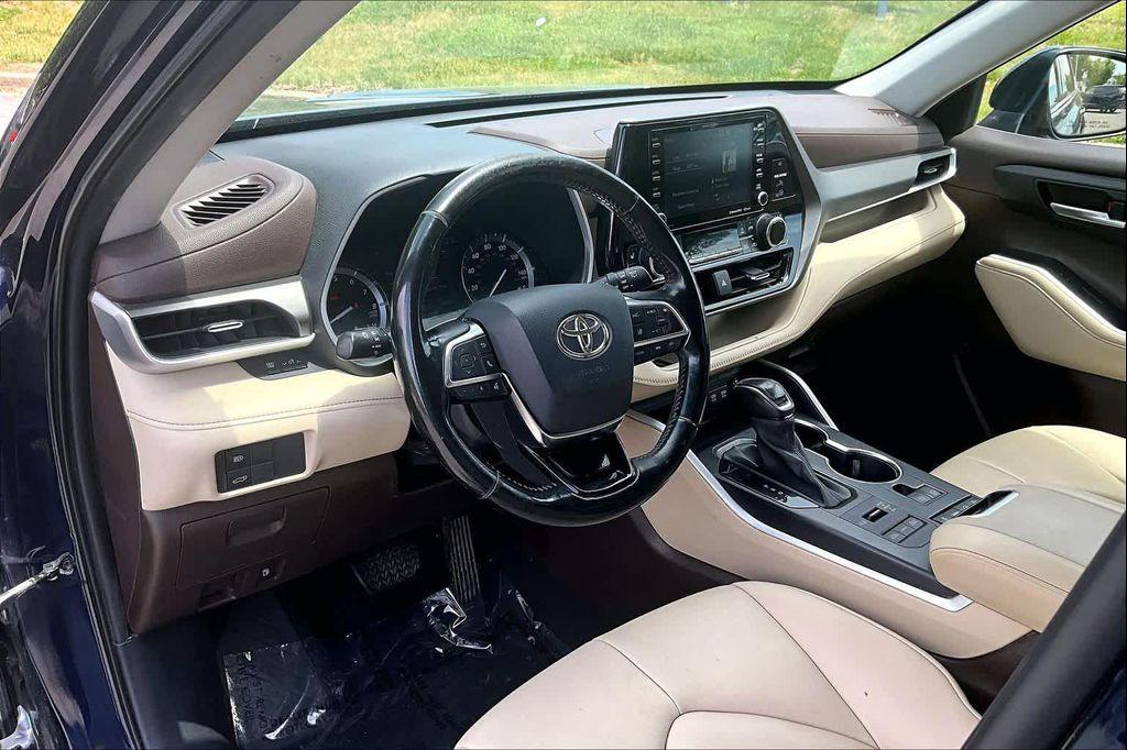 used 2021 Toyota Highlander car, priced at $29,299