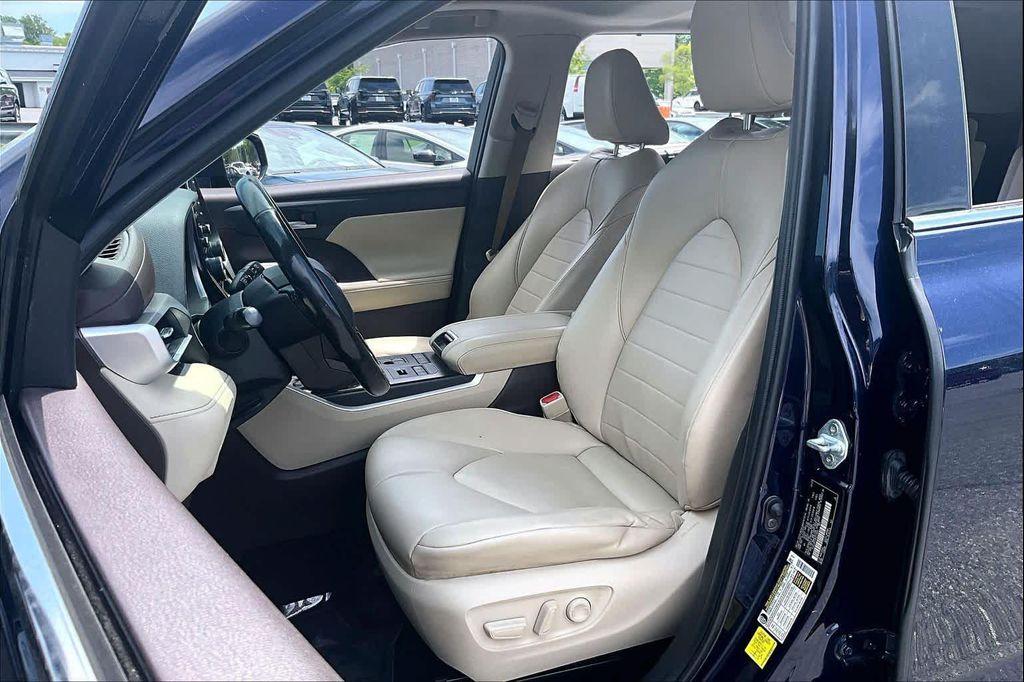 used 2021 Toyota Highlander car, priced at $29,299