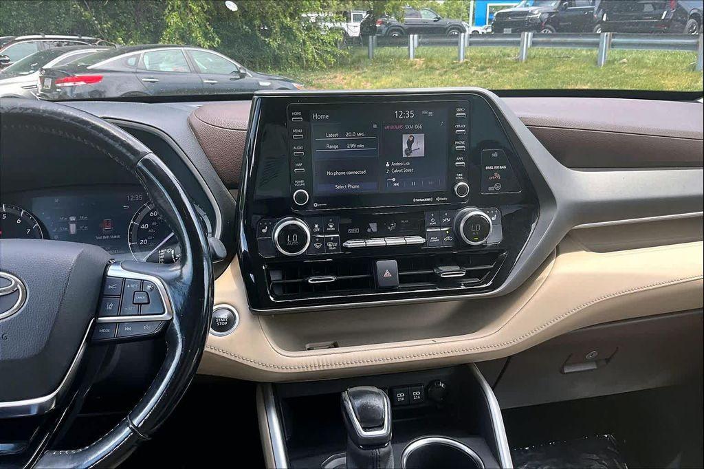 used 2021 Toyota Highlander car, priced at $29,299