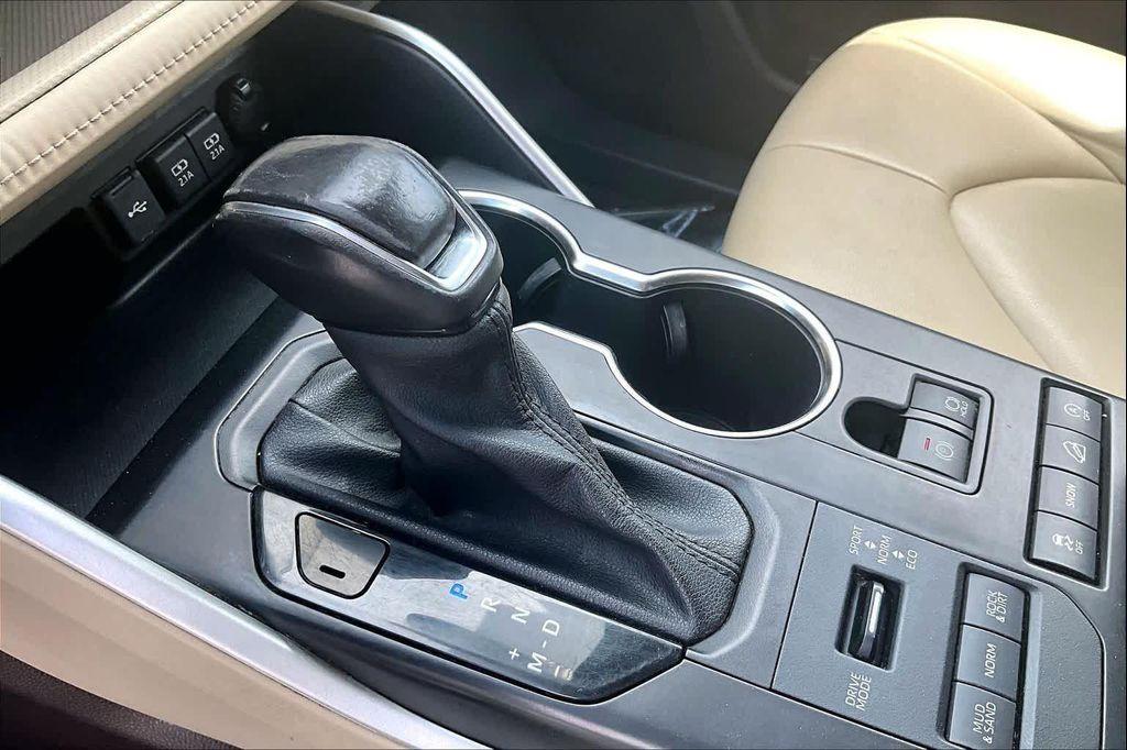 used 2021 Toyota Highlander car, priced at $29,299