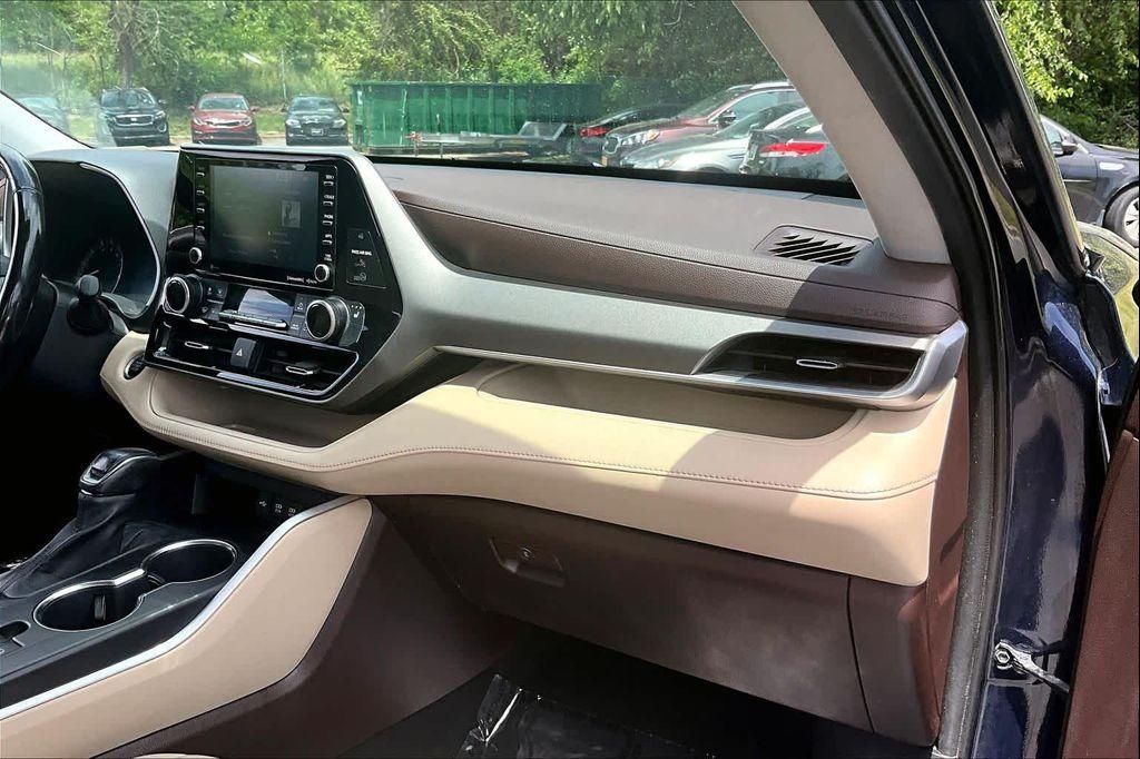 used 2021 Toyota Highlander car, priced at $29,299