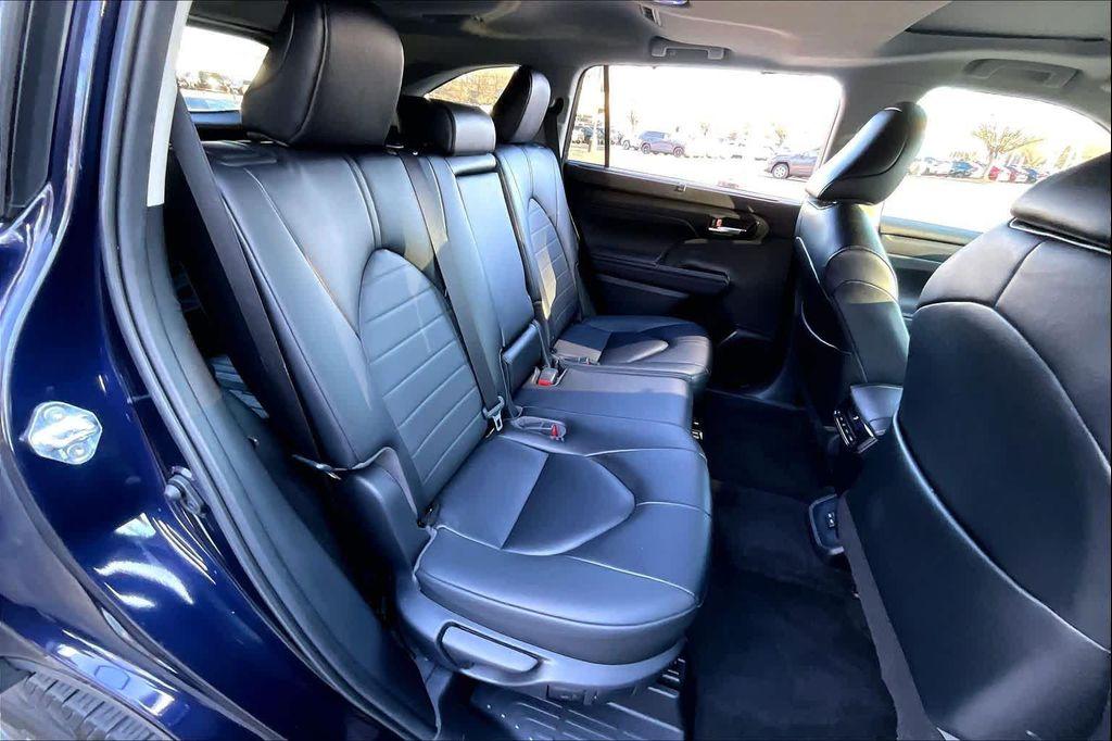used 2023 Toyota Highlander car, priced at $33,146