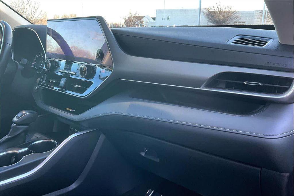 used 2023 Toyota Highlander car, priced at $33,146