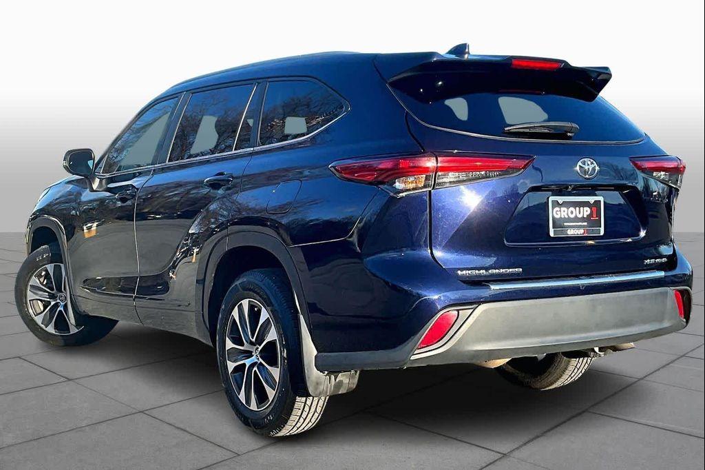 used 2023 Toyota Highlander car, priced at $33,146