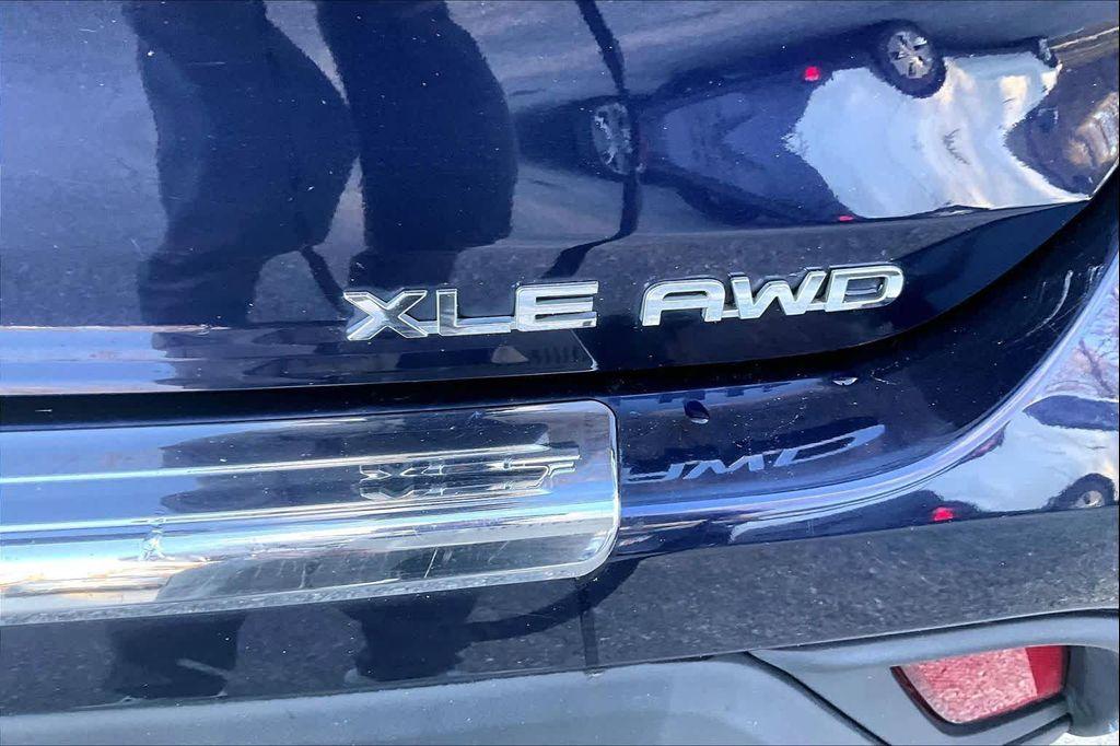 used 2023 Toyota Highlander car, priced at $33,146