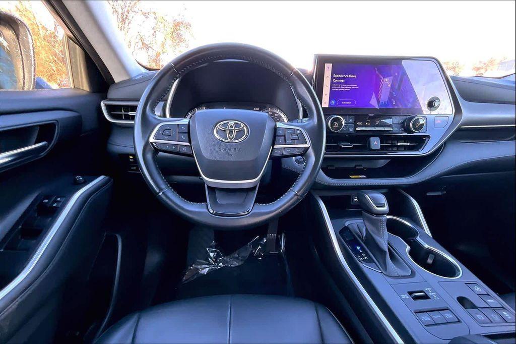 used 2023 Toyota Highlander car, priced at $33,146