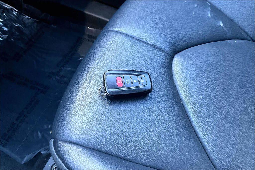 used 2023 Toyota Highlander car, priced at $33,146