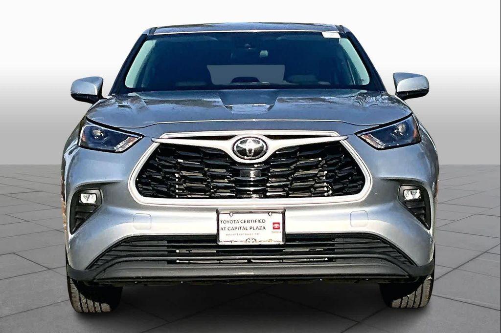 used 2023 Toyota Highlander car, priced at $30,000