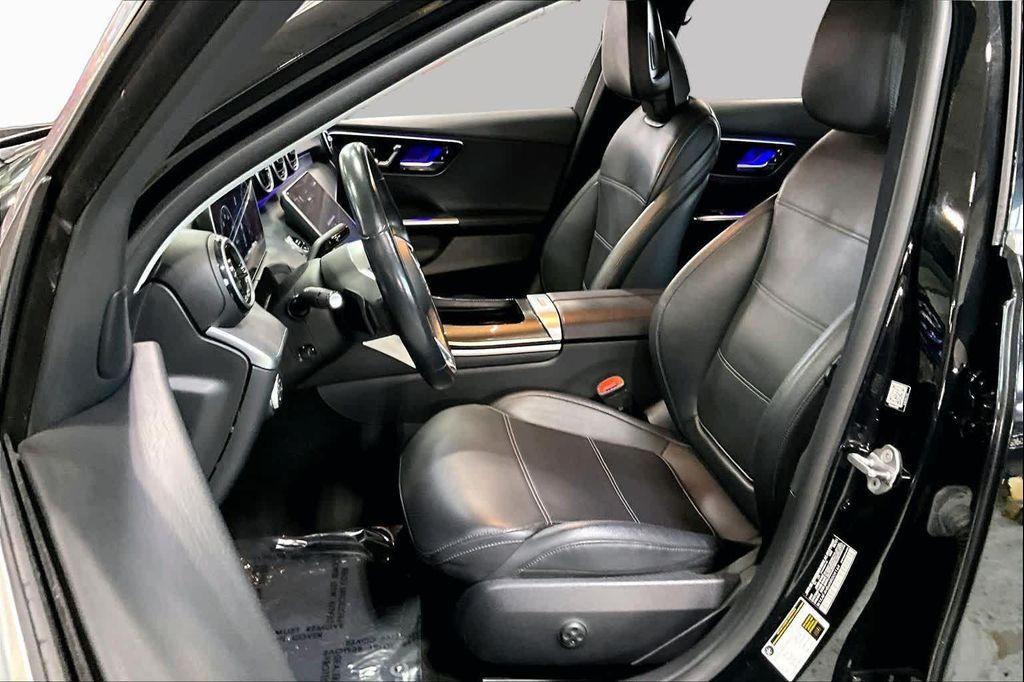 Mercedes-Benz C-Class view 8