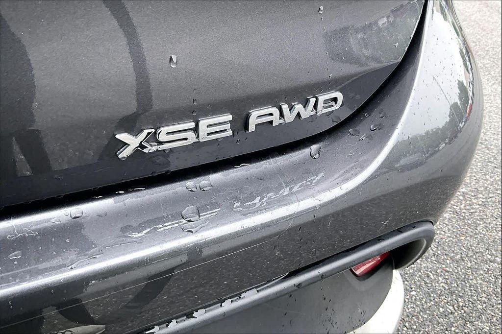used 2023 Toyota Highlander car, priced at $39,799