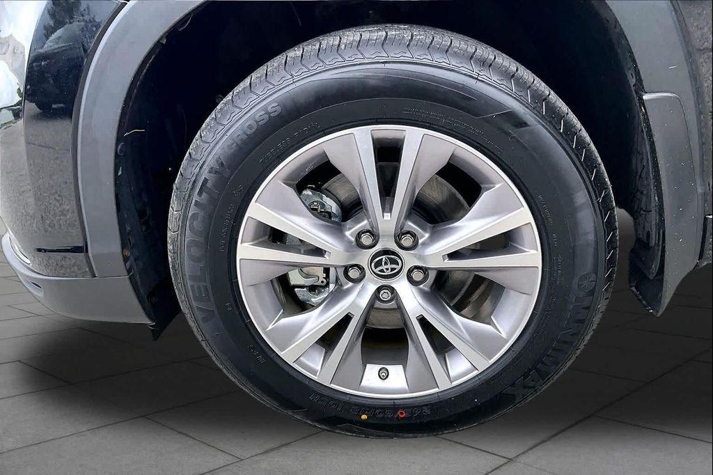 used 2016 Toyota Highlander car, priced at $19,794