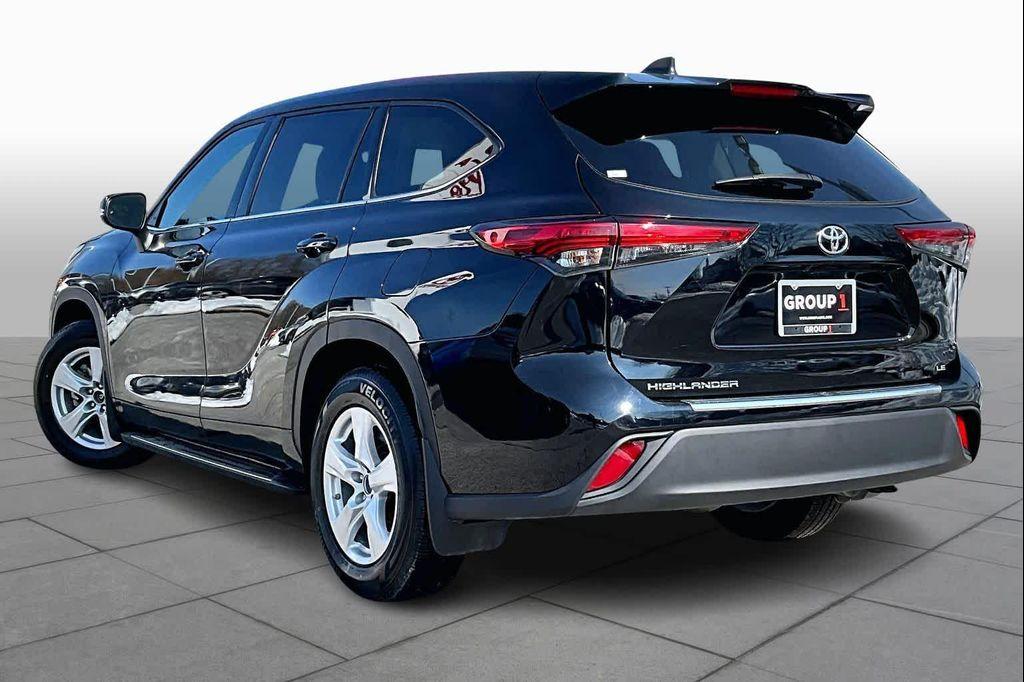 used 2022 Toyota Highlander car, priced at $28,500