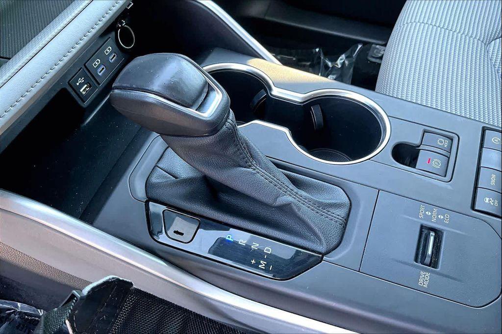 used 2022 Toyota Highlander car, priced at $28,500