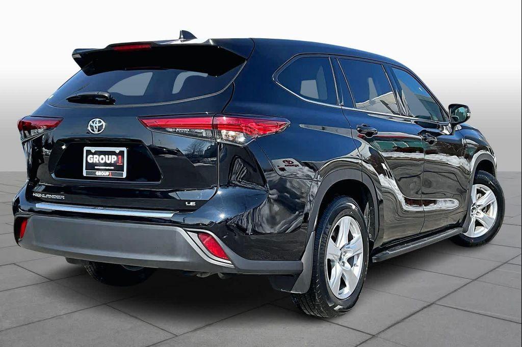 used 2022 Toyota Highlander car, priced at $28,500