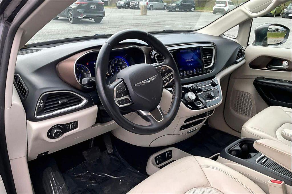 used 2017 Chrysler Pacifica car, priced at $13,500