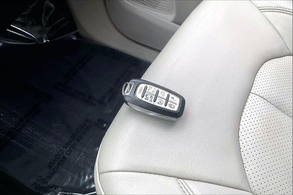 used 2017 Chrysler Pacifica car, priced at $13,500