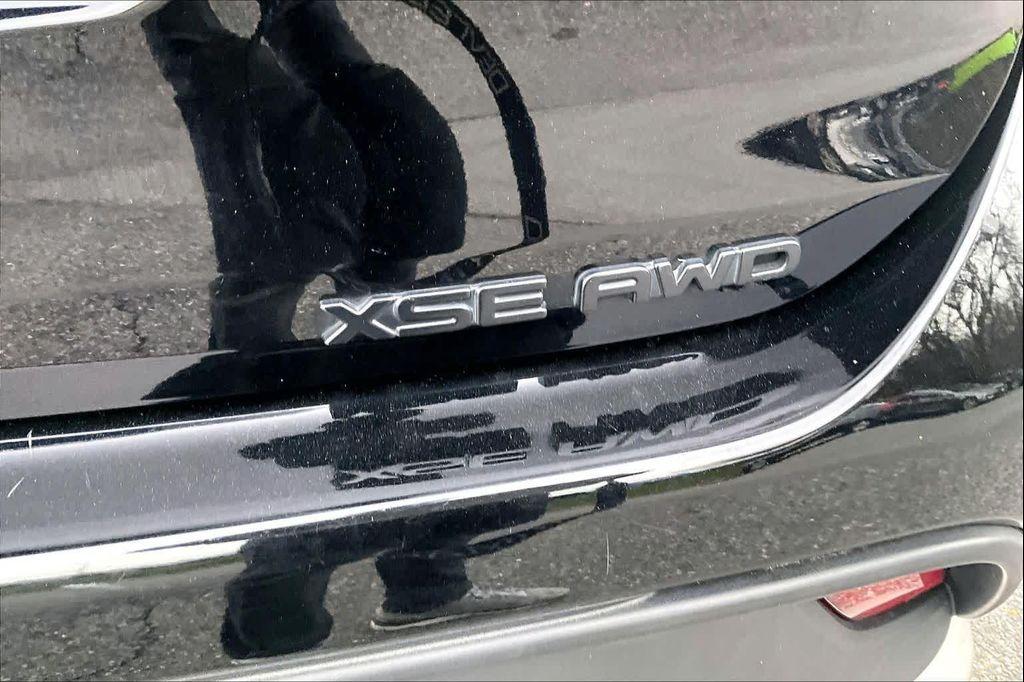 used 2022 Toyota Highlander car, priced at $33,000