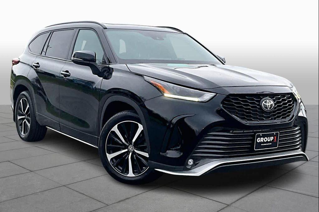 used 2022 Toyota Highlander car, priced at $33,000
