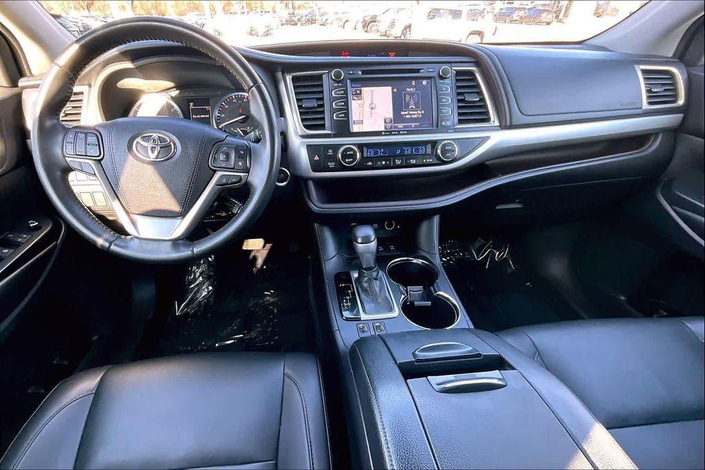 used 2019 Toyota Highlander car, priced at $27,033