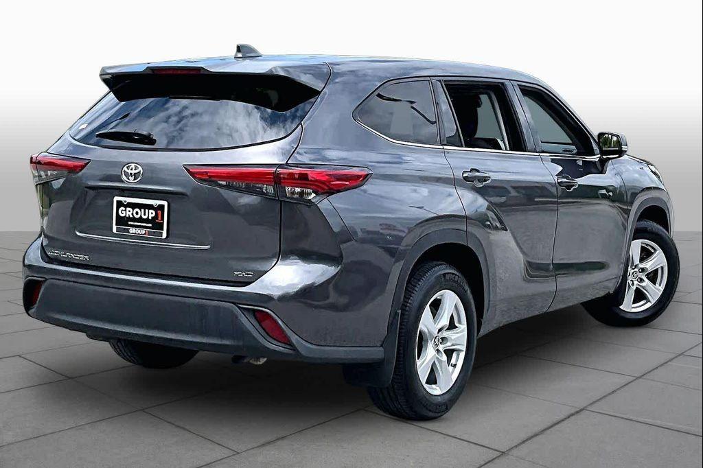 used 2021 Toyota Highlander car, priced at $26,799
