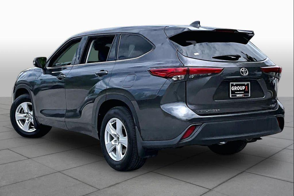 used 2021 Toyota Highlander car, priced at $26,799