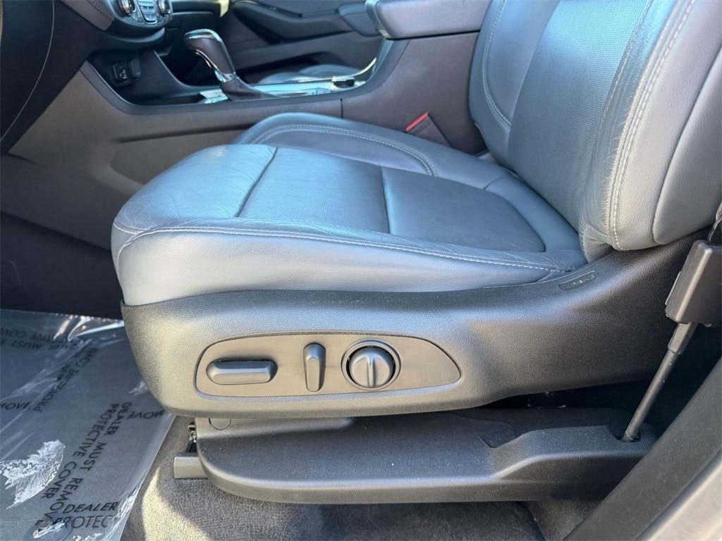 used 2020 Chevrolet Traverse car, priced at $27,280