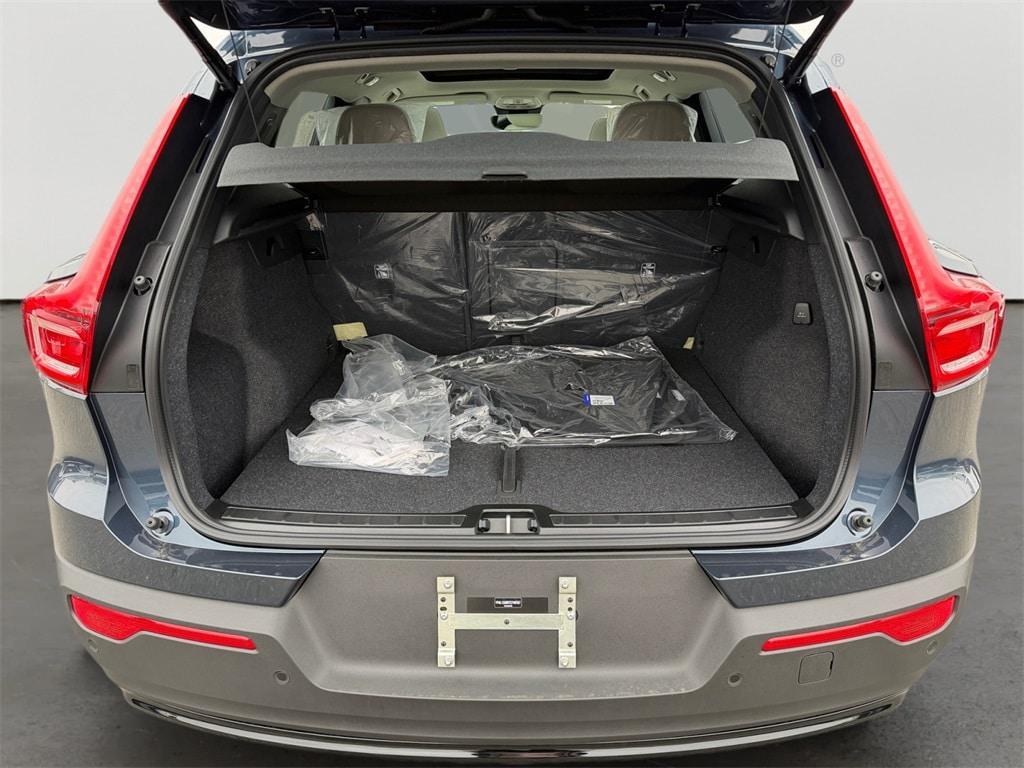 new 2026 Volvo XC40 car, priced at $53,095