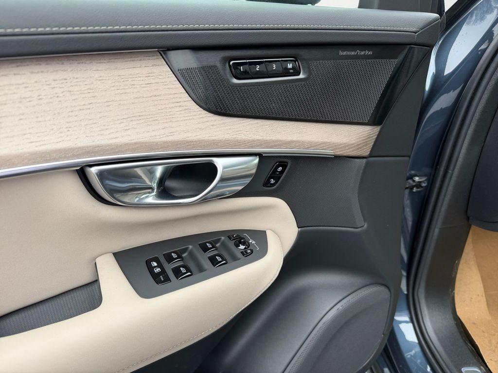 new 2026 Volvo XC90 car, priced at $74,701