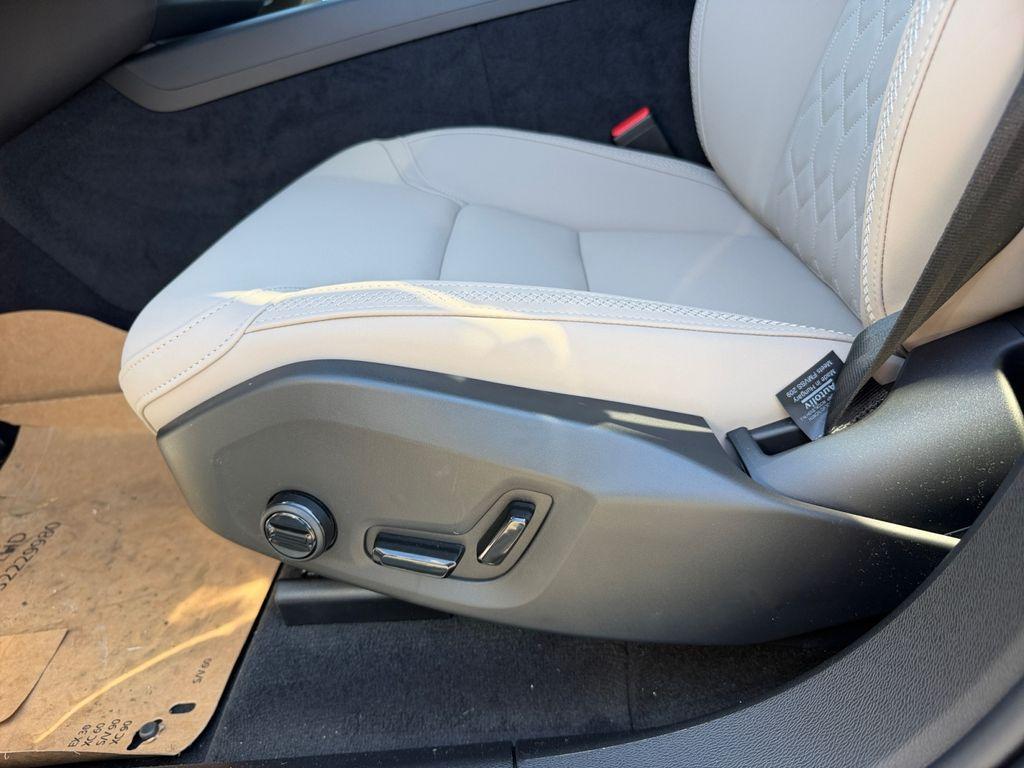 new 2026 Volvo XC60 car, priced at $58,105