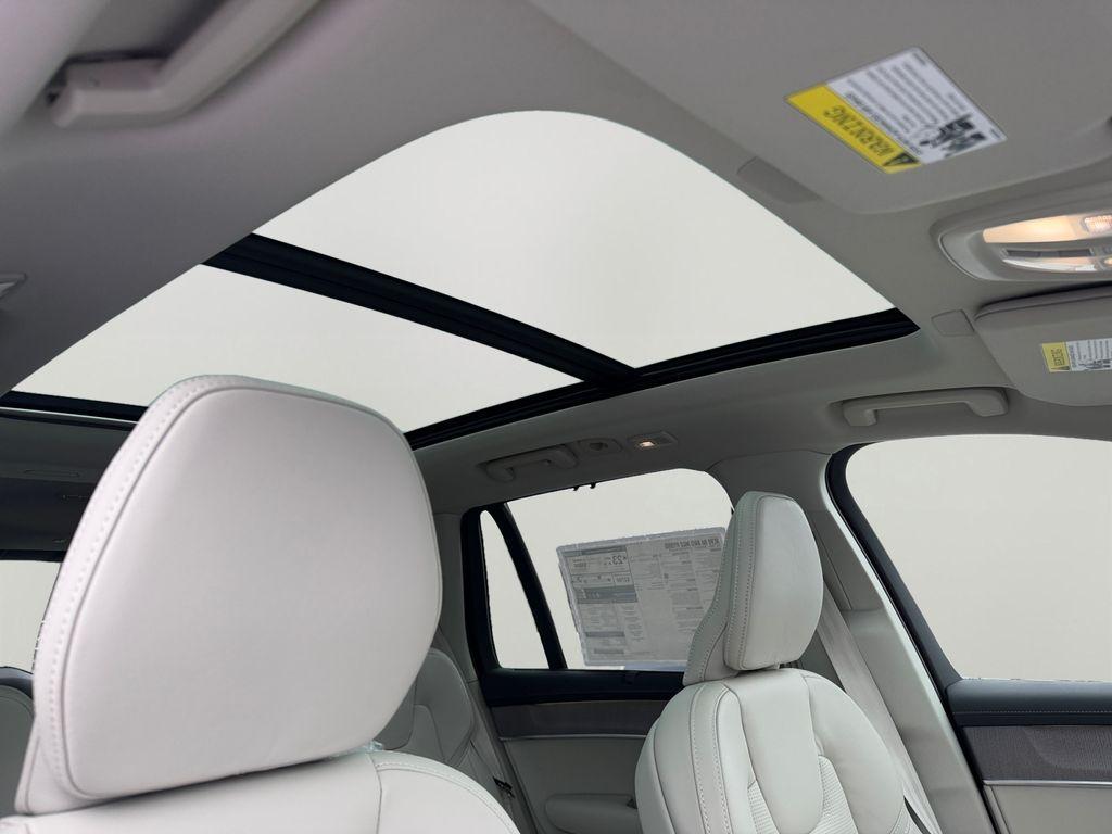 new 2026 Volvo XC90 car, priced at $75,521