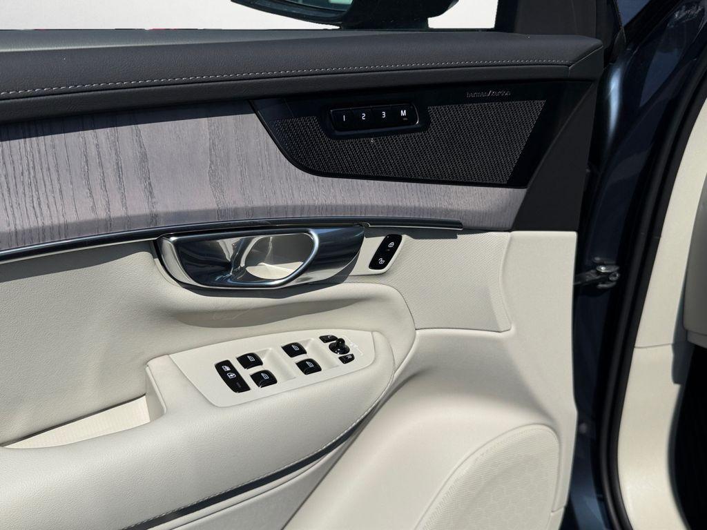 new 2026 Volvo XC90 car, priced at $73,421