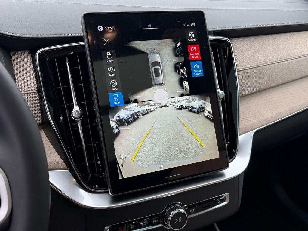new 2026 Volvo XC90 car, priced at $69,853
