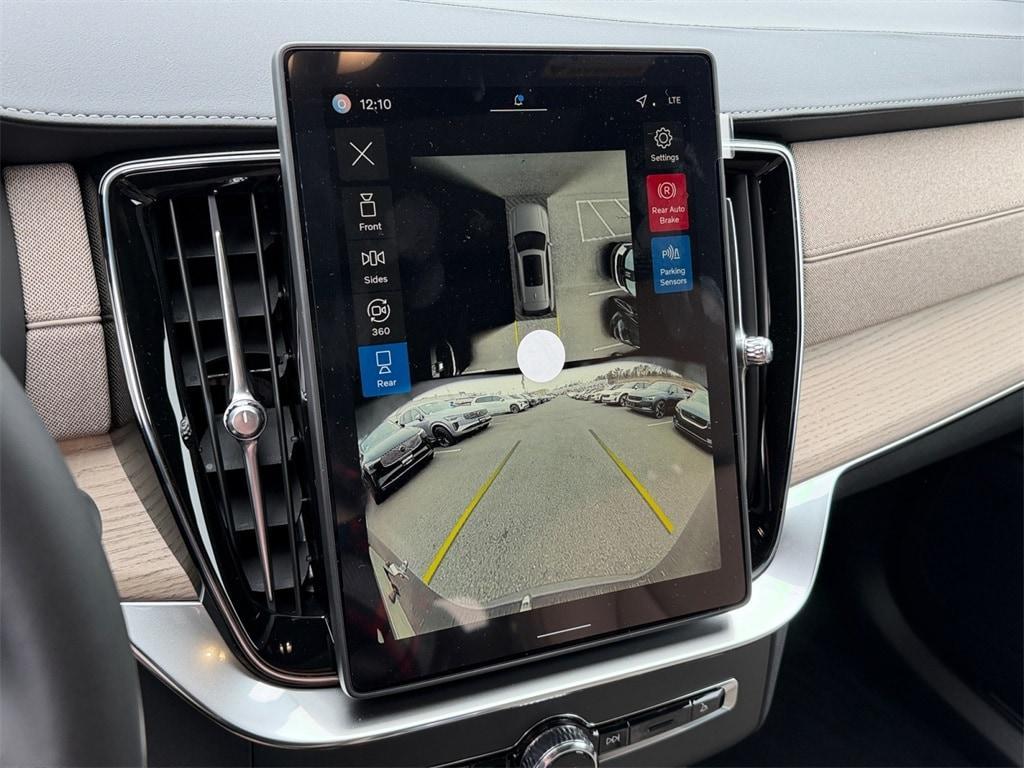 new 2026 Volvo XC90 car, priced at $77,929