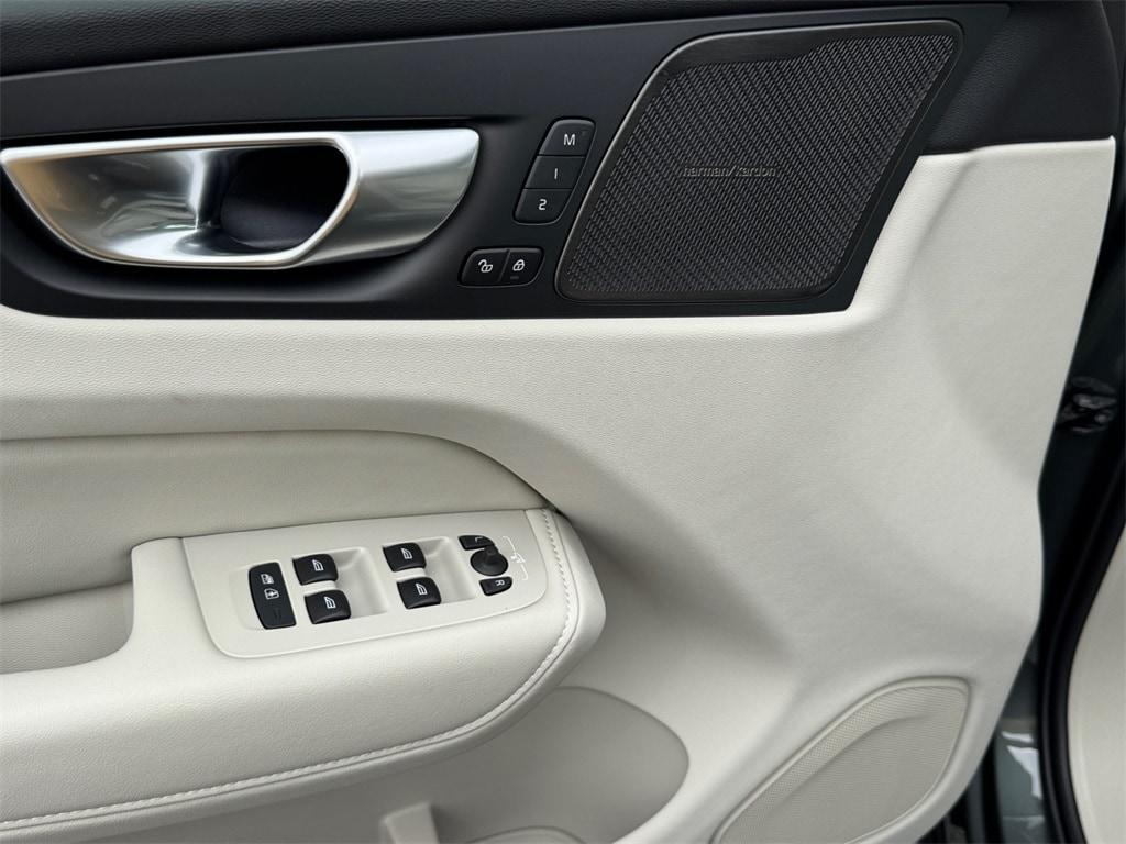 new 2026 Volvo XC60 car, priced at $62,295