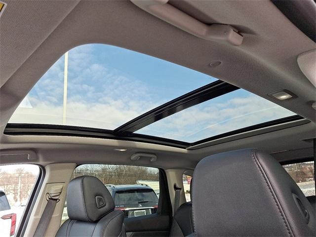 used 2025 Acura MDX car, priced at $46,397