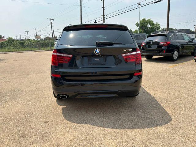 BMW X3 view 8