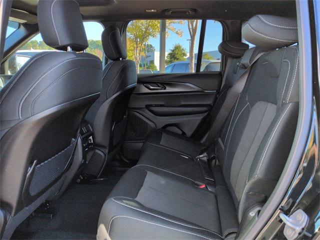 new 2025 Jeep Grand Cherokee car, priced at $33,076