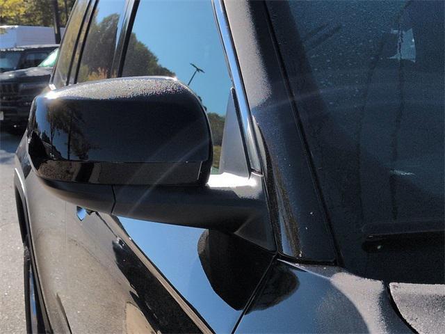 new 2025 Jeep Grand Cherokee car, priced at $33,076