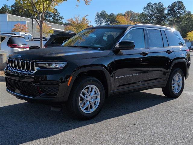 new 2025 Jeep Grand Cherokee car, priced at $33,076